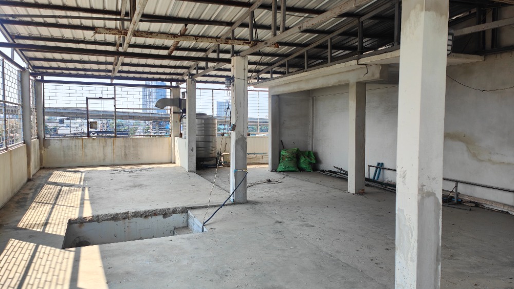 For SaleShophouseWongwianyai, Charoennakor : Commercial building for sale, 5 and a half floors, 2 units, Somdet Phrachao Taksin Road 29, near Mahaisawan Intersection, Krungthep Bridge, size 27 sq m, price 10.8 million, interested 097 - 465 5644 T.C HOME