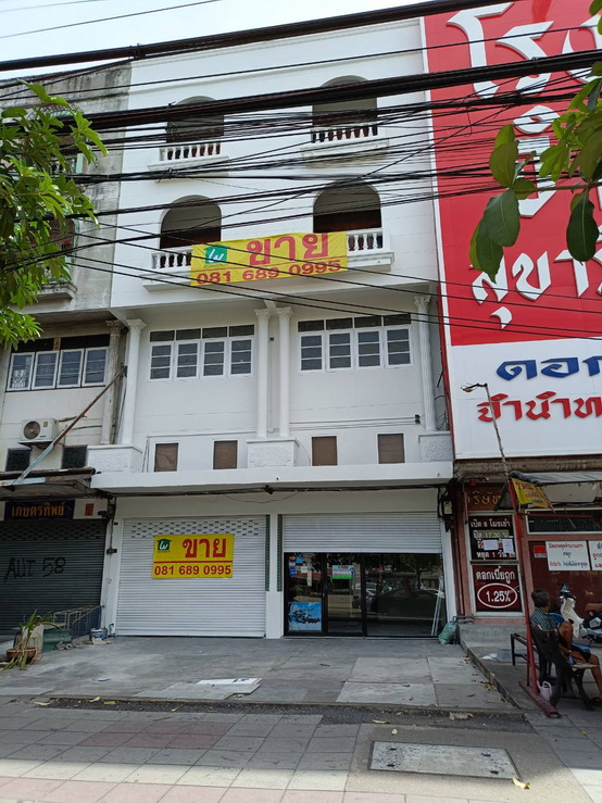 For SaleShophouseMin Buri, Romklao : Commercial building for sale, 4.5 floors, 2 units, Ramkhamhaeng Road, Rin Thong Village, Min Buri Subdistrict, Min Buri District, Bangkok, good location, off the main road, near the Orange Line MRT Station, Kheha Ramkhamhaeng Station.