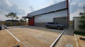 For RentWarehouseMin Buri, Romklao : RK397 New warehouse for rent, land 150 square meters, warehouse 350 square meters, parking area 330 square meters, container truck can enter, near Lotus Nong Chok.