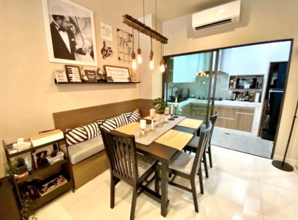 For RentTownhouseMin Buri, Romklao : 🌟For rental Townhome Baan Klang Muang krungthep - Kreetha Townhome 3 storeys 2 Bedrooms / 3 Bathrooms . Townhome fully furnished .💥Rental Fee 30,000 THB/Month