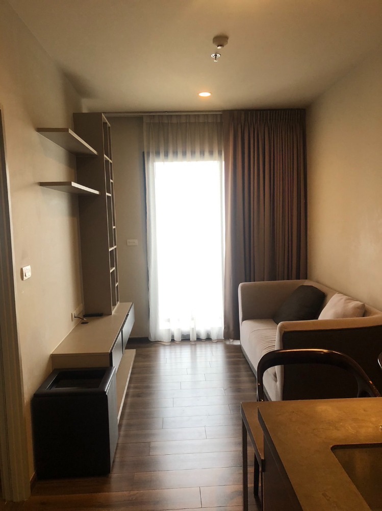 For SaleCondoSapankwai,Jatujak : Next to BTS Saphan Khwai, good location, ready to move in, high floor, good price, can invest or stay there yourself. Contact Warm (Warm) / 064-665-5595