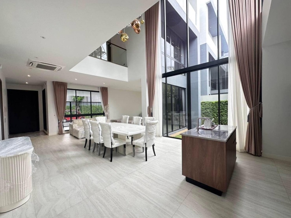 For RentHousePattanakan, Srinakarin : NS : For rent Bugaan krungthep kreetha, 3-storey detached house, modern luxury, with elevator, swimming pool view. Ready to move in