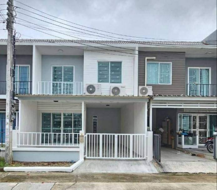 For SaleTownhouseSamut Prakan,Samrong : Beautiful house, newly renovated, The Color, near Mega Km 10.
