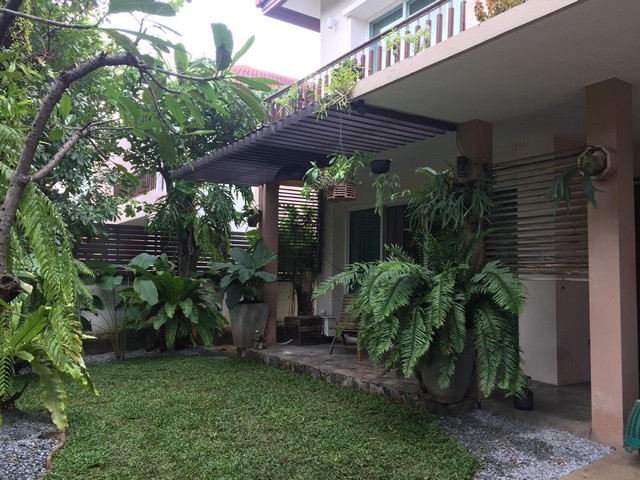 For RentHousePattanakan, Srinakarin : HR1462 2-story detached house for rent, Villa Arcadia Srinakarin Village. Fully decorated and ready to move in.