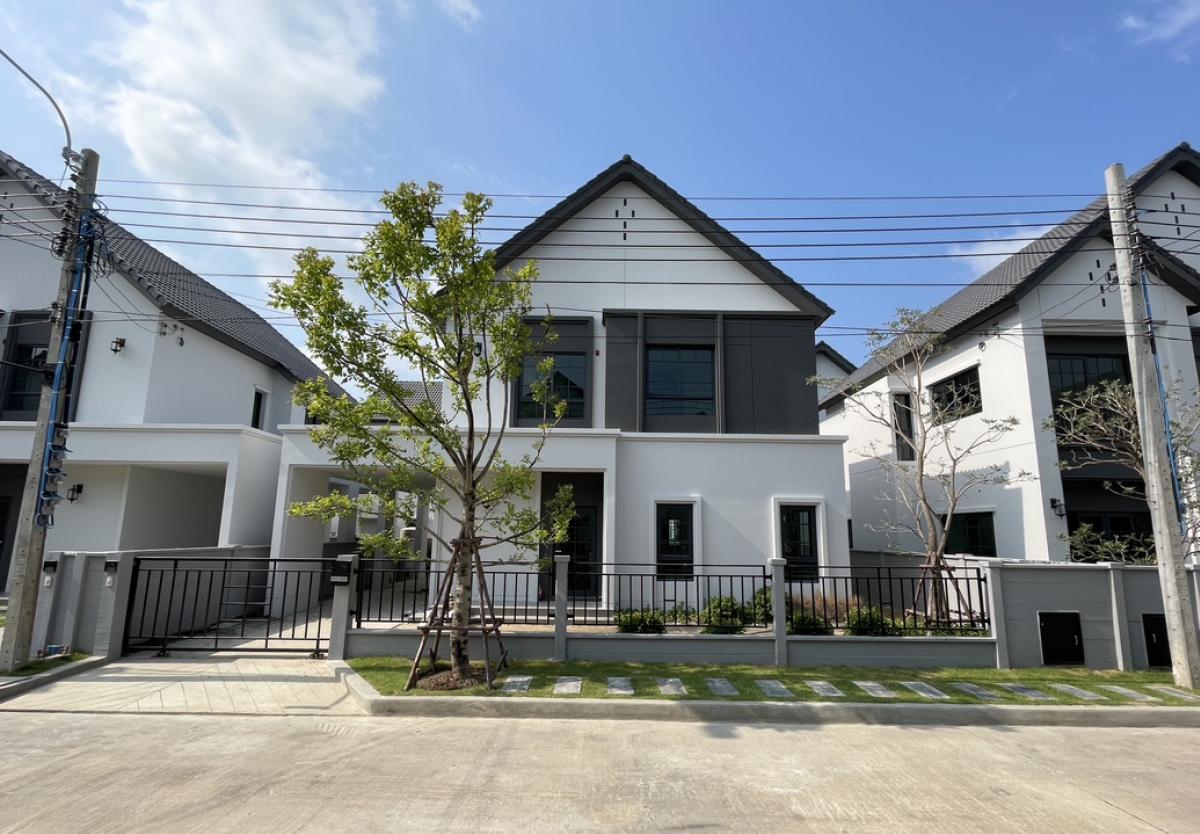 For SaleHouseSamut Prakan,Samrong : Single house for sale, Centro Bangna Phase 2, 4 bedrooms, 57.1 sq m, new house, near the garden.