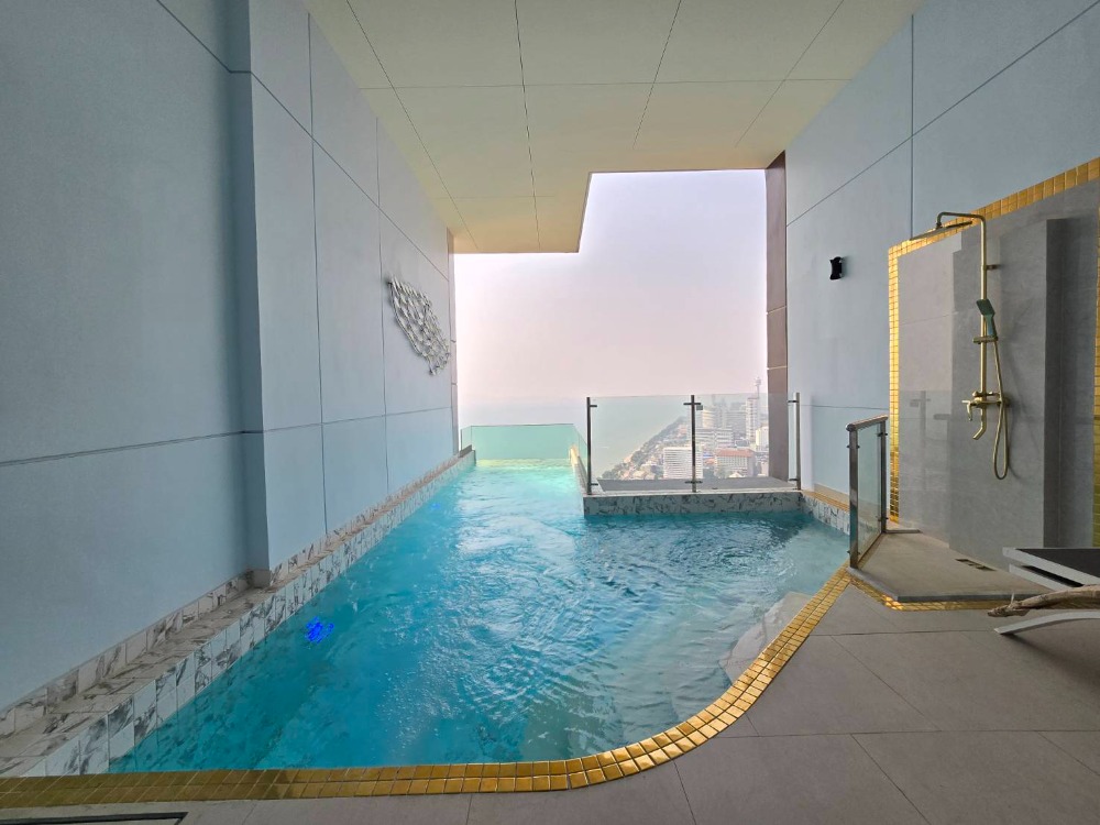 For SaleCondoPattaya, Bangsaen, Chonburi : Beachfront condo sea view with a private swimming pool