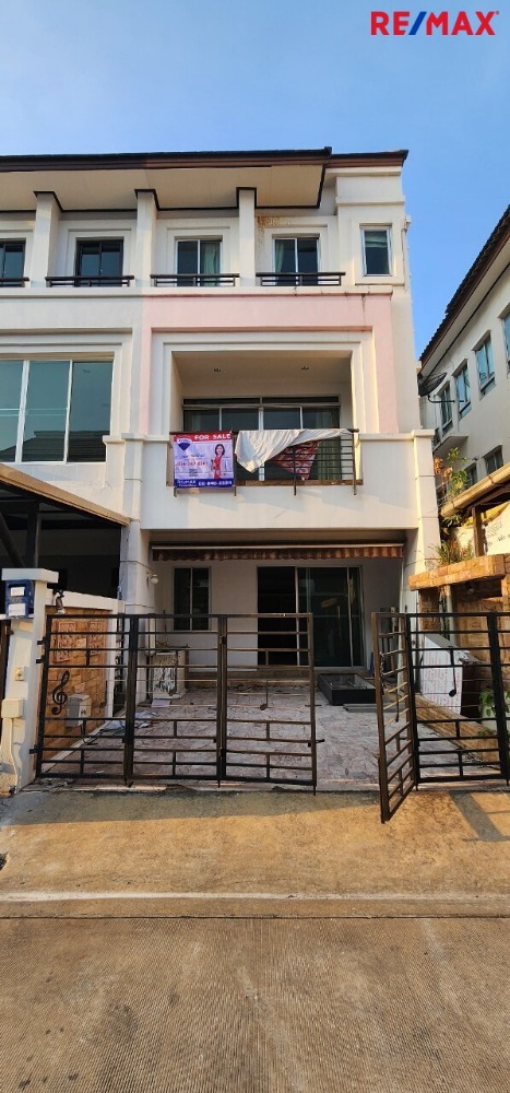 For SaleTownhouseKasetsart, Ratchayothin : Corner townhouse, 3 bedrooms, near the expressway entrance, Ratchadaphisek Road, Baan Klang Krung, The Royal Vienna Ratchavipha.