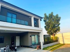 For RentHouseRattanathibet, Sanambinna : Cheapest in 3worlds BangYai 4bed for rent 2-story LUX house MRT KhlongBangPhai Centro 52sq.wa. 250sq