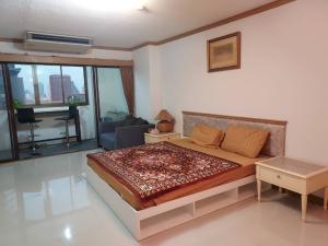 For RentCondoRatchadapisek, Huaikwang, Suttisan : For rent Sriwara Mansion 1, 18th floor.