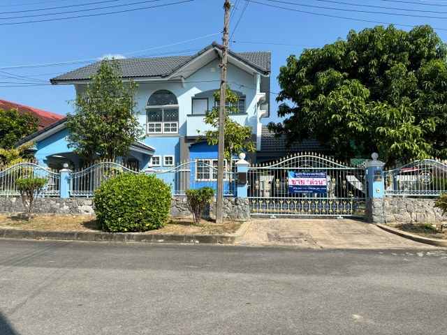 For SaleHouseRayong : 2-story detached house for sale, Sinthawee Park project, area 106.8 sq m, in the heart of Ban Chang Rayong, quiet, convenient travel on Sukhumvit Road. And it takes only 30 minutes to travel to Sattahip, Ban Chang District, Rayong Province.