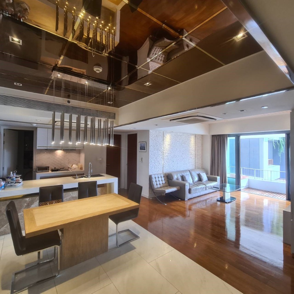 For SaleCondoRama3 (Riverside),Satupadit : Quick sale, The Pano, next to the Chao Phraya River Sale by owner Decorated with luxury built-in premium materials throughout the room.