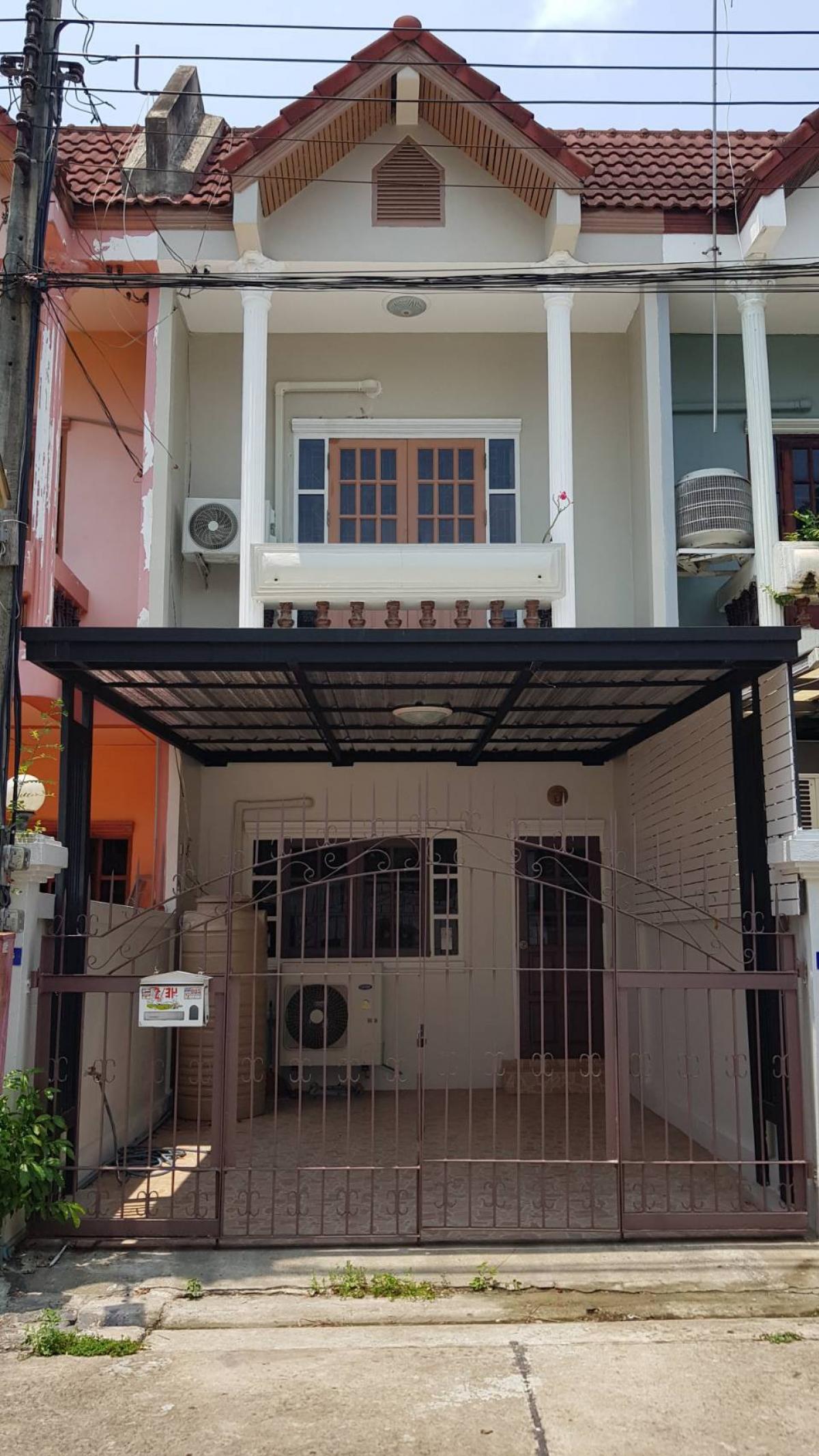 For RentTownhouseRama5, Ratchapruek, Bangkruai : For rent, 2-story townhouse, Suan Duangphon Village, Bang Kruai District, Nonthaburi Province, beautiful house, ready to move in. Near Central Pinklao Rama 7 Electricity Authority