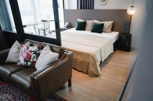 For RentCondoSilom, Saladaeng, Bangrak : Ashton Silom For Rent, Large 1 Bed room