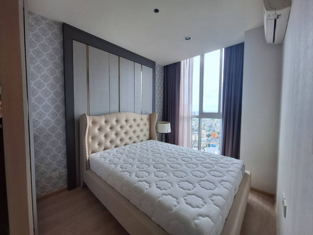 For SaleCondoRatchadapisek, Huaikwang, Suttisan : Call : 080-573-8393 Sell with tenant - Return about 4% - One bedroom Noble Revolve Ratchada 1 @MRT Thailand Cultural Centre 26 sq.m High floor, Fully furnished