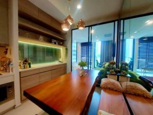 For SaleCondoWitthayu, Chidlom, Langsuan, Ploenchit : For sale: Noble Ploenchit, 1 bedroom, 1 bathroom, 49 sq m., BTS Ploenchit, beautifully decorated, ready to move in.