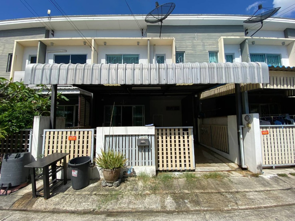For SaleTownhouseLadkrabang, Suwannaphum Airport : P-2441 Urgent sale and rental! The Connect On Nut 2, beautiful house, convenient transportation, near the Airport Link BTS station.