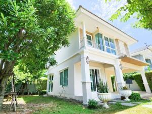 For SaleHouseSamut Prakan,Samrong : Lake view house, built in the whole house, Villaggio Bangna, only 6.8 million.