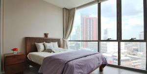 For RentCondoOnnut, Udomsuk : Condo for rent, The Room Sukhumvit 69, next to BTS Phra Khanong, beautifully decorated room, fully furnished, available room, BTS view.