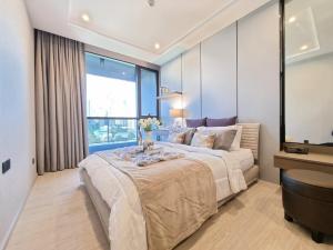 For RentCondoSukhumvit, Asoke, Thonglor : For rent: NEW and HIGH ENDED The Room Sukhumvit 38, Brand new 1 BR, 52 sqm, balcony, unblocked view, BTS Thonglor