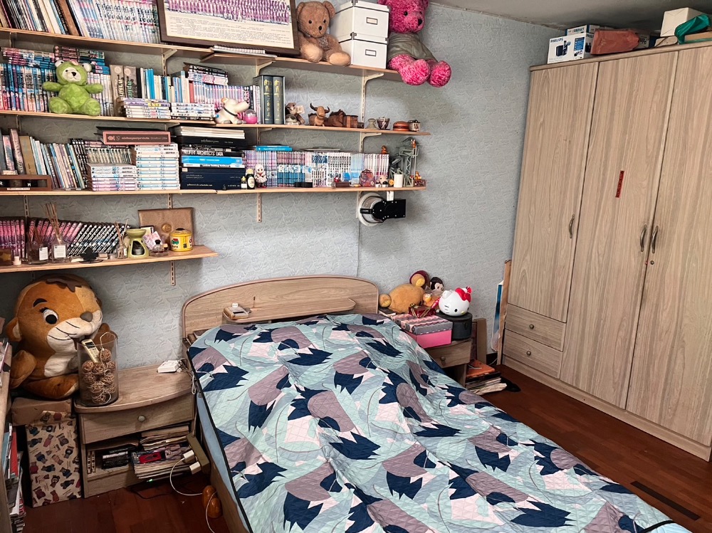 For SaleCondoRatchadapisek, Huaikwang, Suttisan : 2 bedroom condo for sale near Ratchada MRT. The owner is selling it himself.