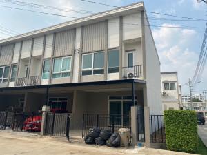 For SaleTownhouseChaengwatana, Muangthong : Great price!! 2-story townhome for sale (corner next to the road in the project) with space on the side of the Cher Ngamwongwan-Prachachuen project (CHER Ngamwongwan-Prachachuen), area 26.7 square meters, 4 bedrooms, 2 bathrooms, 2 parking spaces, Ngamwon
