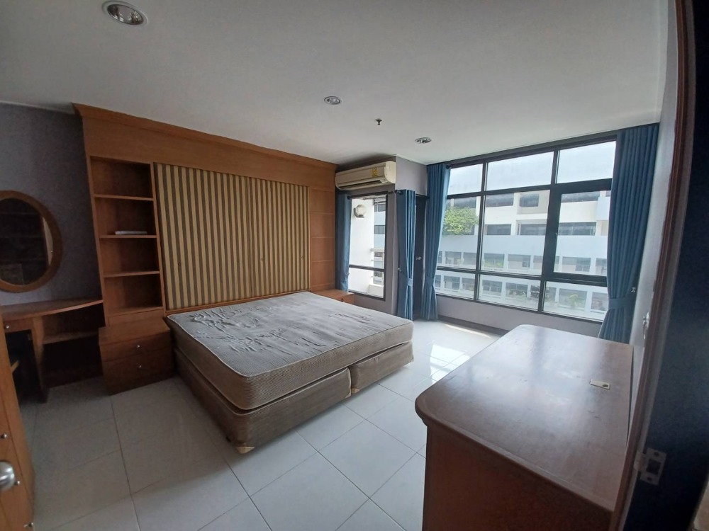 For RentCondoRatchathewi,Phayathai : Condo for rent, Phayathai Place, 60 sq m., beautiful, newly renovated, 1 bedroom, 1 bathroom, with private parking.