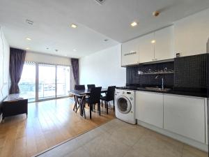 For SaleCondoSiam Paragon ,Chulalongkorn,Samyan : Condo for sale, Vertique Rama 4-Siam, 11th floor, very beautiful view, area 57.5 sq m., 2 bedrooms, 2 bathrooms, fully furnished, outstanding location in the heart of the city. Close to MRT Samyan Station, approximately 450 meters, making it convenient fo