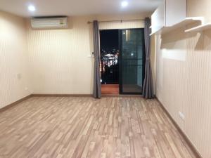 For SaleCondoVipawadee, Don Mueang, Lak Si : Urgent sale for only 1.39 million, Condo Regent Home 15, Building A, 11th floor, with air conditioner & water heater (S4166)