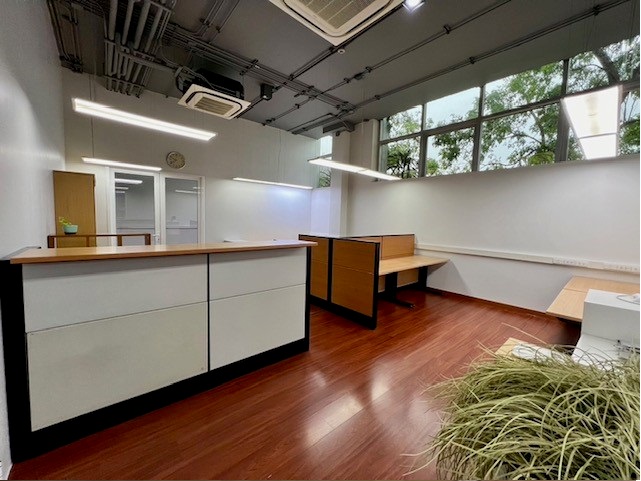 For RentOfficeLadprao101, Happy Land, The Mall Bang Kapi : For Rent Office for rent, 1st floor, Soi Lat Phrao 101, next to Pho Kaew Road, area 131 square meters, has office furniture ready to use / parking for 4 cars / Office decorated very beautifully, Modern / suitable as an office, online business, IT, others.