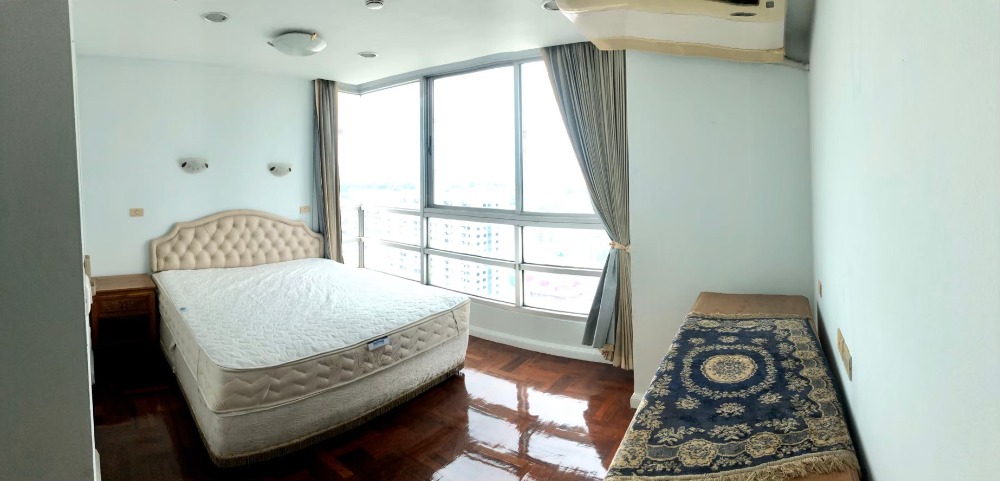 For RentCondoRatchathewi,Phayathai : Urgent for rent, has 2 parking spaces!!! Condo for rent Baan Pathumwan Size 93 sqm(2bedroom/2bathroom) floor 3x at rental price 27,500 baht/month.