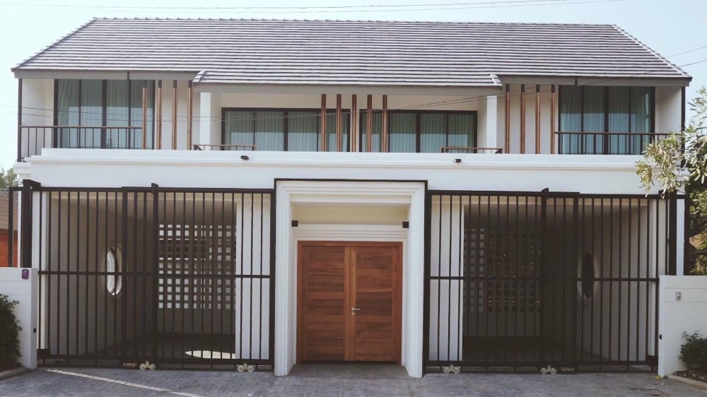 ขายบ้านเชียงใหม่ : บ้านเดี่ยว 2 ชั้น สไตล์มินิมอลเซน 'Minimal Japanese Style'  ในหมู่บ้านโครงการ อ.หางดง จ. เชียงใหม่