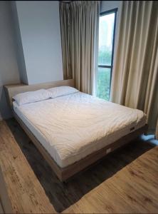 For RentCondoBangna, Bearing, Lasalle : For rent: Aspen Condo Lasalle. Beautiful, cheap, ready to move in, near MRT Sri Lasalle. If interested, contact Line @841qqlnr