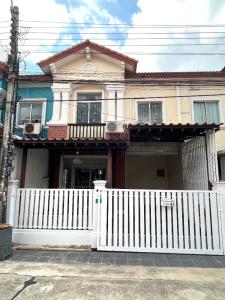 For SaleTownhouseSamut Prakan,Samrong : urgent!!! 2-story townhouse for sale, very livable, close to Mega Bangna, just 15 minutes, convenient community area.