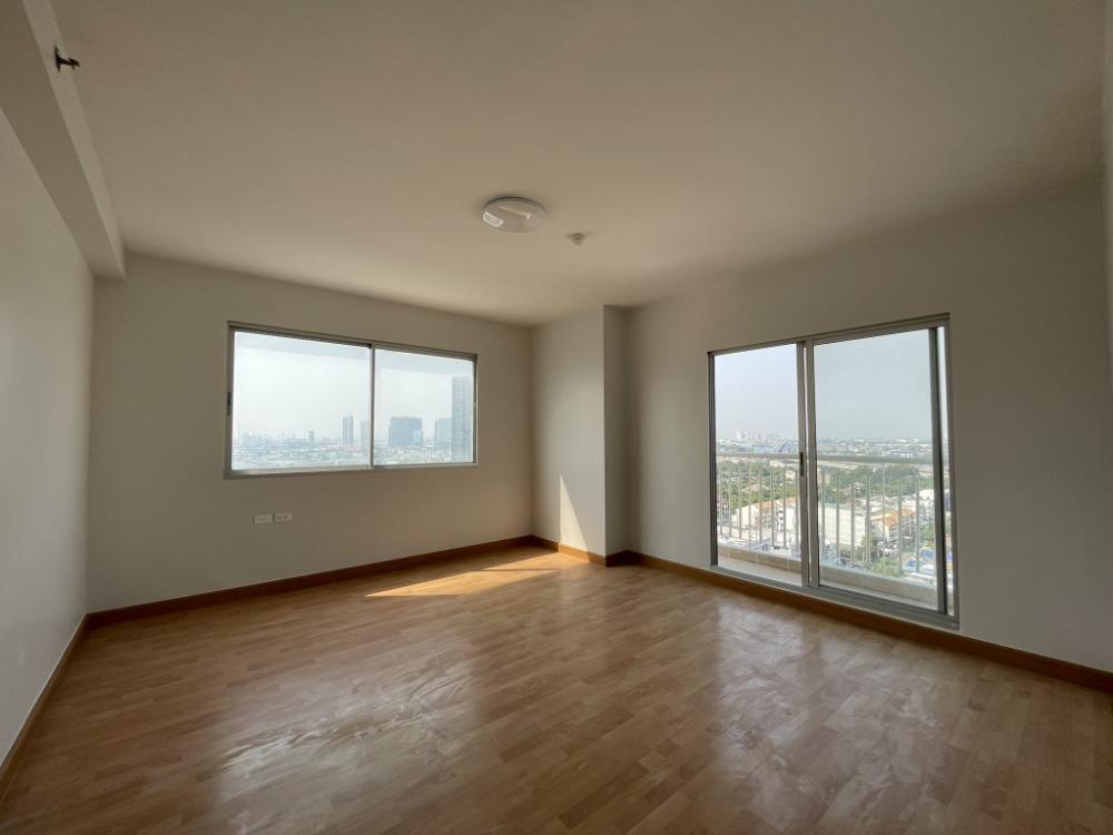 For SaleCondoPinklao, Charansanitwong : For Sale, river view condo, near MRT Bang O, with private parking, newly renovated