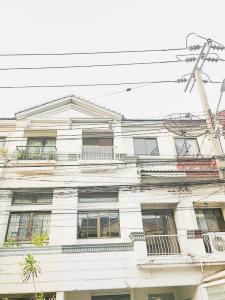 For RentTownhouseRatchadapisek, Huaikwang, Suttisan : HK0121😊 For RENT Townhome for rent, 3 floors,🚪3 bedrooms🏢Huai Khwang Huai Khwang🔔House area: 22.00 sq m.🔔Usable area: 200.00 sq m.💲 Rent: 25,000฿📞O99-5919653,O65 -9423251✅LineID:@sureresidence