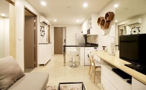 For SaleCondoSukhumvit, Asoke, Thonglor : Mirage Sukhumvit 27 near BTS, MRT, fully furnished, 35.7 square meters.