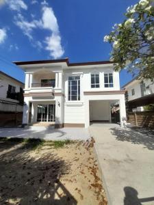For RentHouseLadkrabang, Suwannaphum Airport : Single house for rent, Passorn Prestige Village, On Nut, near Airport Link, Ban Thap Chang, On Nut Road.