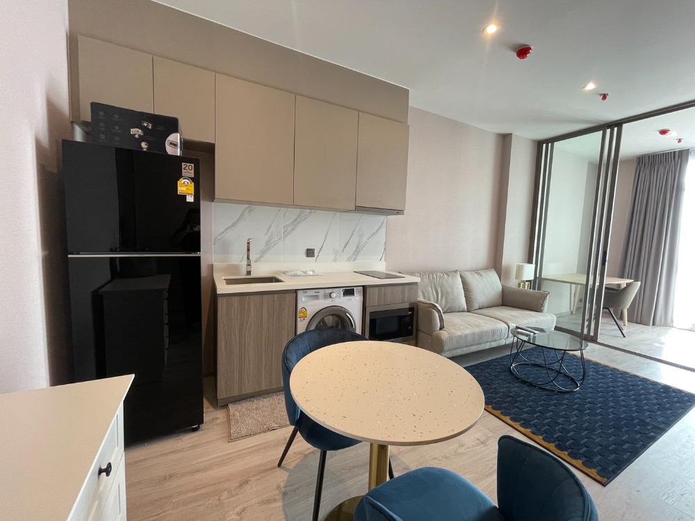 For RentCondoSukhumvit, Asoke, Thonglor : [ RENT ] - Rhythm Ekkamai Estate 📌The room has just been decorated, very beautiful, 1 Bed plus 40 sq m, is a small bedroom. Or a work room, only 35,000!! / Ready to move in, please contact us.