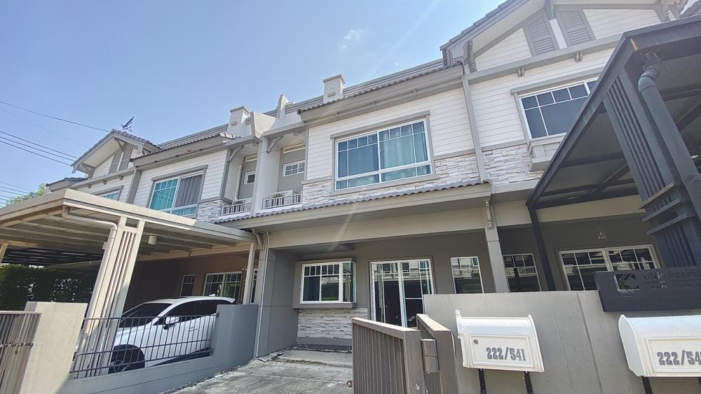 For SaleHouseSamut Prakan,Samrong : Townhome, very good yield, Villaggio, Soi ABAC Bangna. There are a lot of students renting.