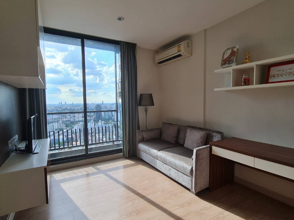 For RentCondoRatchathewi,Phayathai : Condo for rent, The Capital Ratchaprarop, area 39 sq m, 1 bedroom, 1 bathroom, 29th floor, high city view, fully furnished, ready to move in.