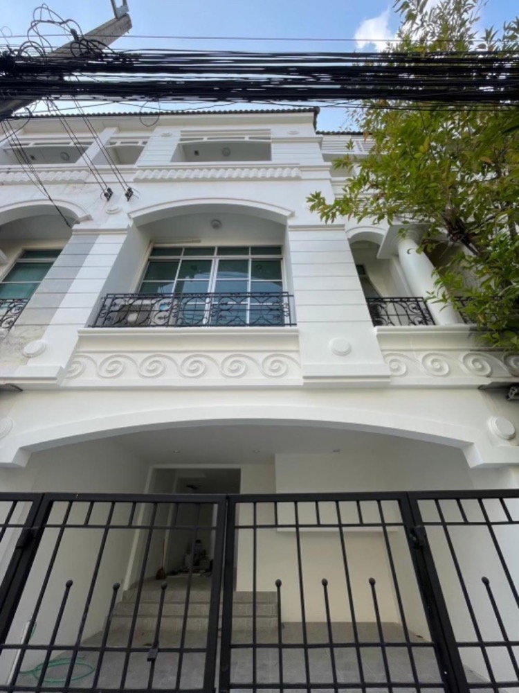 For RentTownhouseYothinpattana,CDC : Townhome for rent Baan Klang Muang Lat Phrao-Yothin Phatthana Soi Pradit Manutham 19