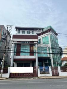 For RentHome OfficeNonthaburi, Bang Yai, Bangbuathong : Office building/home office for rent, 4 floors, Sao Thong Hin Subdistrict, Bang Yai District, Nonthaburi Province, area 90 sq m.