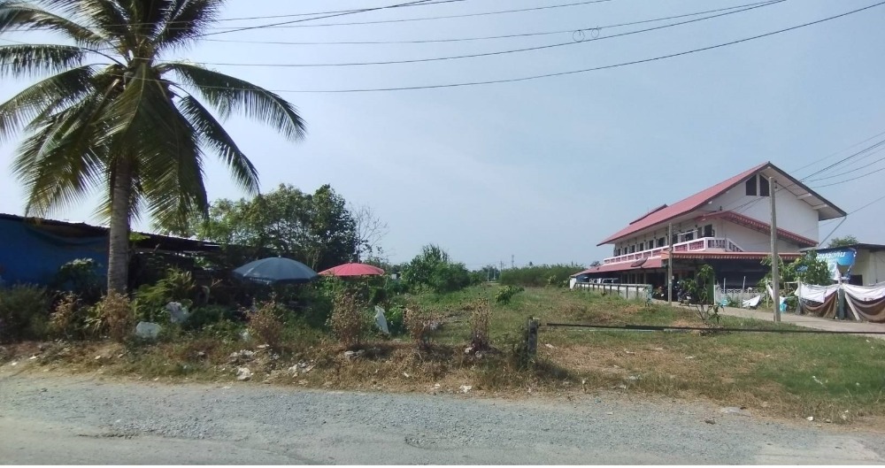 For SaleLandNakhon Pathom : Empty land for sale, 18-3-44.5 rai, Salaya Subdistrict, Nakhon Pathom Province, very prime location, land next to the road on 2 sides, entering the alley only 1 km from Borommaratchachonnani Road.