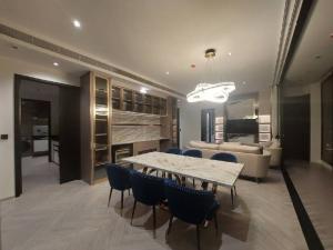 ให้เช่าคอนโดวงเวียนใหญ่ เจริญนคร : ✨Ready for rent✨ Chapter Charoen Nakhon, 3 bedrooms, 150 sqm private elevator, fully furnished, electricity, Ready to move in.