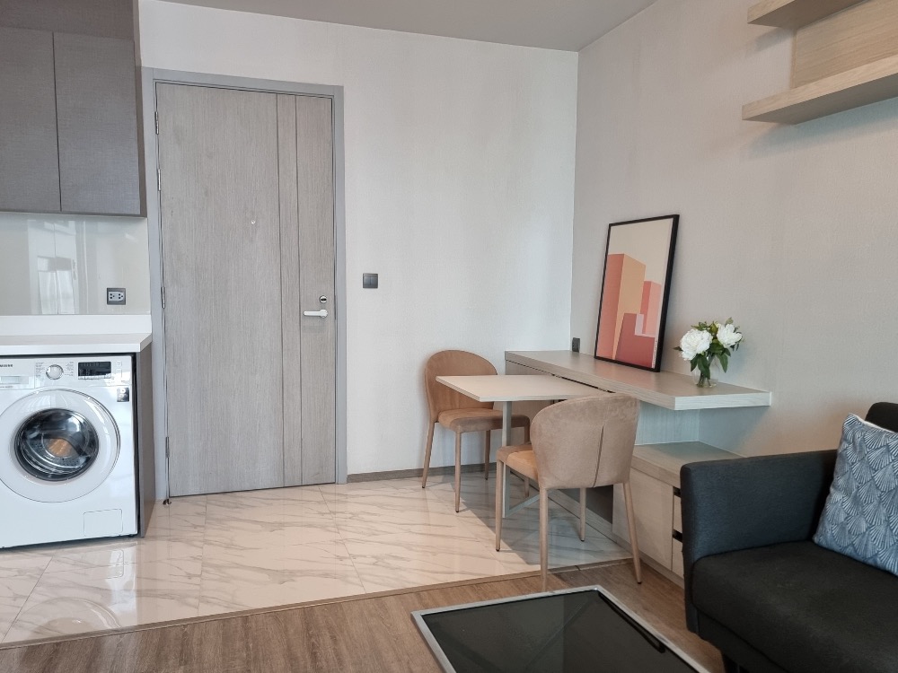 For RentCondoSukhumvit, Asoke, Thonglor : Agent post Rhythm Ekkamai one bedroom for rent size: 36sqm floor: between 26th-29th fl. rent: 30k *at lease one year contract*