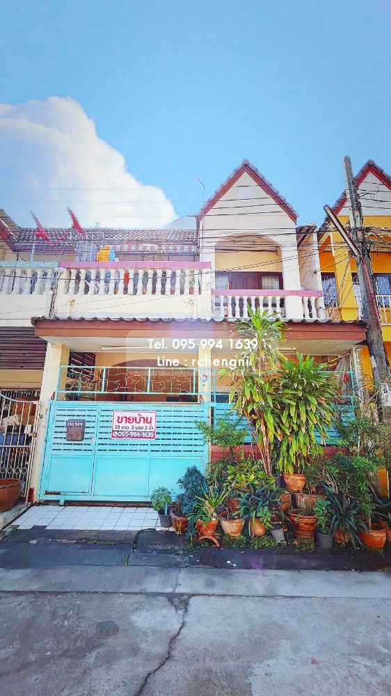 For SaleTownhousePinklao, Charansanitwong : House for sale, Charan 35, Intersection 23, 2-story townhouse, very good location, near MRT Fai Chai station. (Owner sells it himself)
