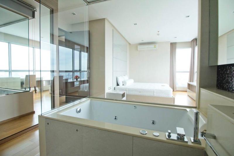 For RentCondoRama9, Petchburi, RCA : Condo For Rent The address asoke 2 Bedroom 2 Bathroom 76 sqm
