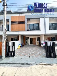 For SaleTownhouseBangna, Bearing, Lasalle : House for sale, Rest Town Bang Na, Soi Wat Salut, ready to add a kitchen behind the house.