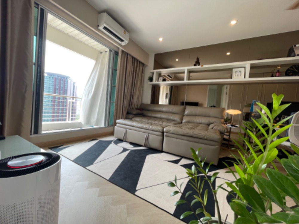 For SaleCondoRatchathewi,Phayathai : For sale: Baan Klang Krung Siam-Pathumwan, 25th floor, size 96 sq.m. Newly Renovated, Siam Paragon view, near BTS Ratchathewi.