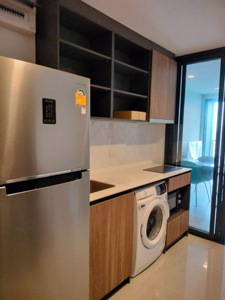 For RentCondoLadprao, Central Ladprao : For rent (For Rent) Condo: The Line Phahonyothin, Building B (The Line Phahonyothin Park B), very beautiful view. Type: 2 bedrooms, 2 bathrooms, Area: 60 sq m.